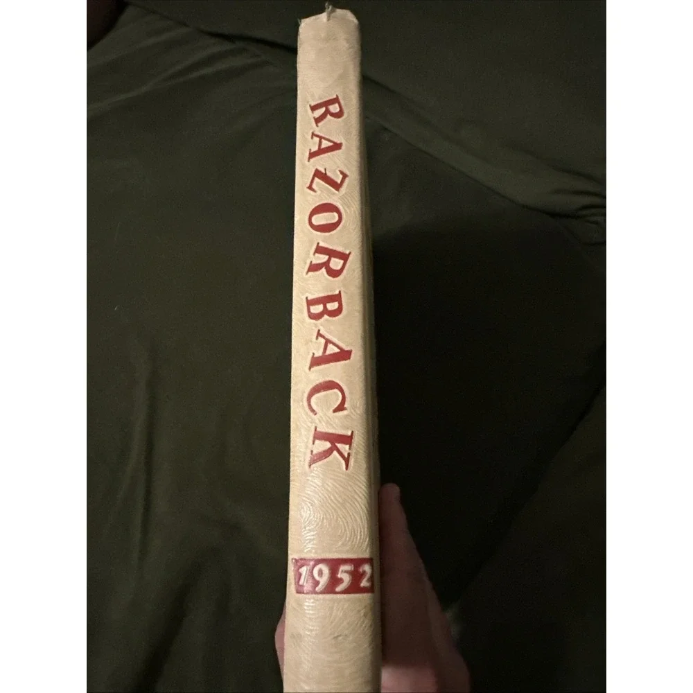 1952 RAZORBACK Yearbook - University of Arkansas - Fayetteville, AR
